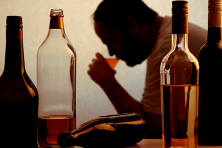 Alkoholické nápoje negatívne ovplyvňujú mužskú potenciu
